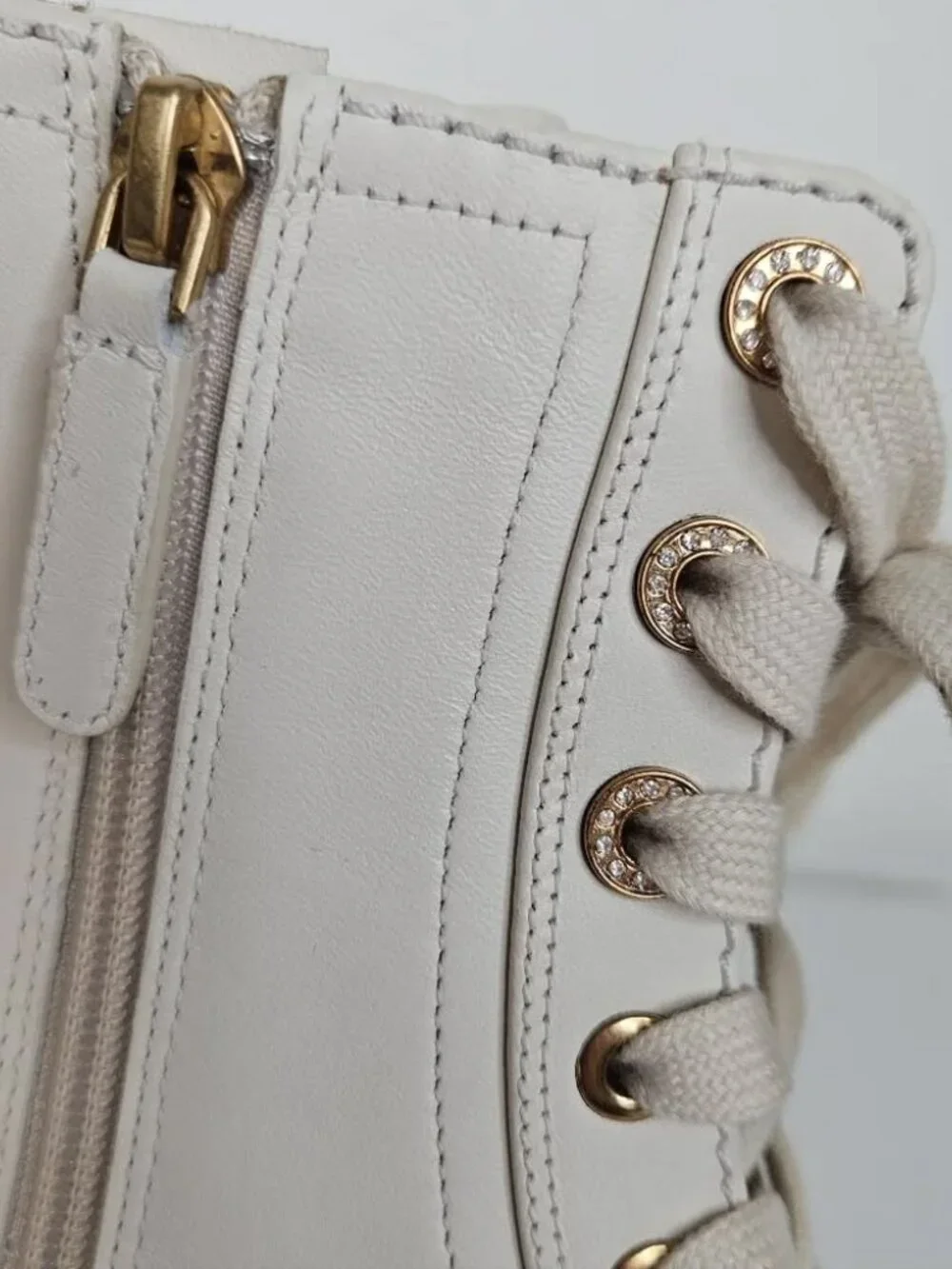Kate Spade Merritt Lug Sole Combat Boots Ivory Leather NWT Size 9